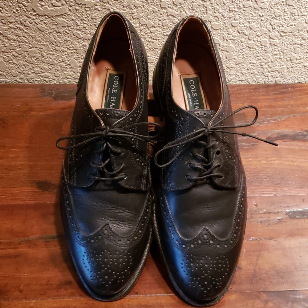 Men's Cole-Haan 10D black leather wingtip oxfords